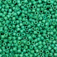 Perles Miyuki delicas 11/0 Duracoat opaque dyed spruce green DB-2127