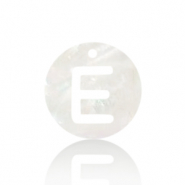 Pendentifs coquillage specials lettre E Blanc (couleur naturelle)