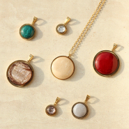 Flatbacks Découvrez aussi nos cabochons Polaris Elements !