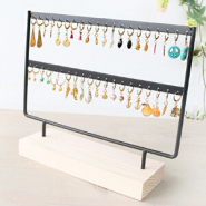 Sets d'inspiration Des boucles d'oreilles minimalistes pour votre collection d'été !