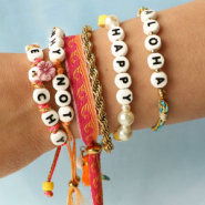 Sets d'inspiration Inspiration de bracelets d'été avec des perles lettres en céramique
