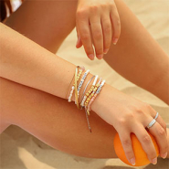 Sets d'inspiration Créez des bracelets personnalisés avec des perles de lettres en métal DQ