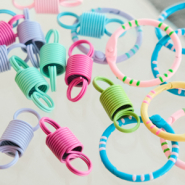 Sets d'inspiration Créez des porte-clés et des cordons de téléphone originaux  avec ces accessoires 