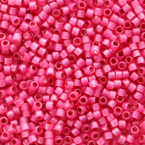 Perles Miyuki delicas 11/0 Duracoat semi frosted silverlined dyed hibiscus pink DB-2175