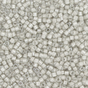 Perles Miyuki d&eacute;licas 11/0 Fancy lined moonstone grey DB-2391