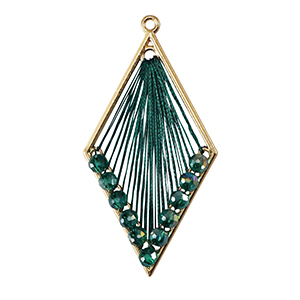 Pendentifs au crochet avec fil macram&eacute; et perles &agrave; facettes losange Dor&eacute;-vert fonc&eacute; m&eacute;tallique