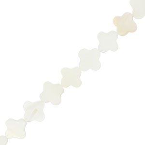 Perles coquillage tr&egrave;fle Blanc cass&eacute;