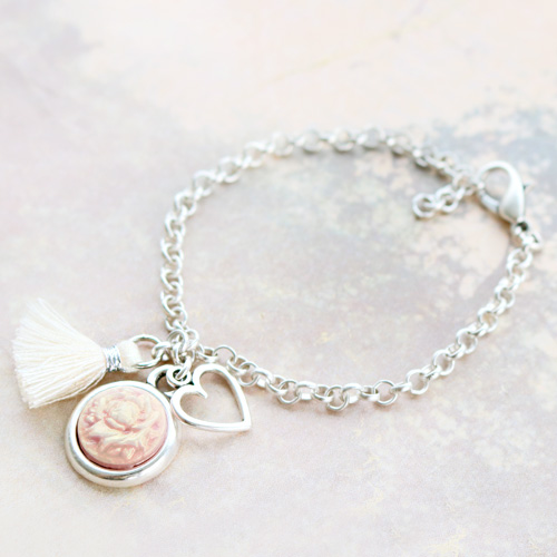 Les plus beaux bracelets avec cabochons en cam&eacute;e