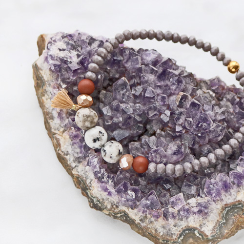 Suivez la tendance : magnifiques bijoux avec des pierres naturelles