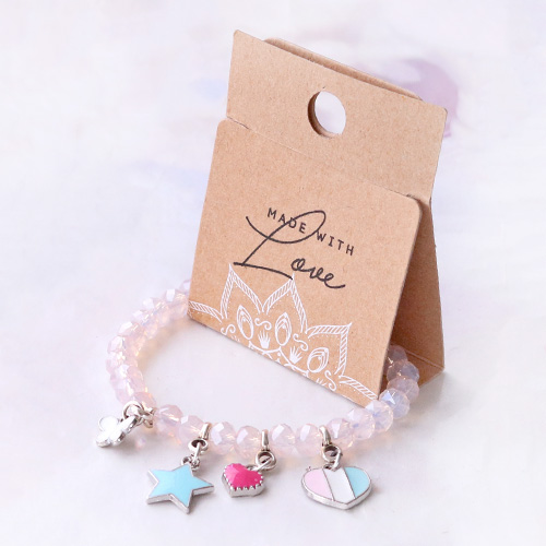 Bijoux &agrave; breloques color&eacute;es pour filles