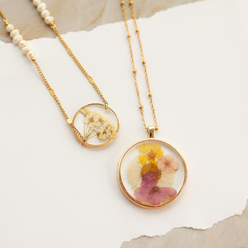Cr&eacute;ations avec pendentifs et connecteurs tendance