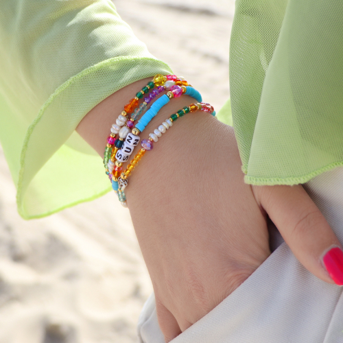 Soyez cr&eacute;atifs avec les perles &agrave; facettes pour une collection d'&eacute;t&eacute;.