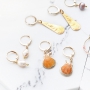 Des boucles d'oreilles minimalistes pour votre collection d'&eacute;t&eacute; !