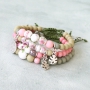 Des bracelets mignons avec des perles en c&eacute;ramique