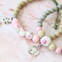 Des bracelets mignons avec des perles en c&eacute;ramique