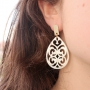 Faire des boucles d&rsquo;oreilles avec des pendentifs en r&eacute;sine et des clous d&rsquo;oreilles en m&eacute;tal DQ
