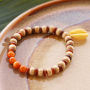Look naturel ! Cr&eacute;ez le bracelet parfait avec des perles en bois
