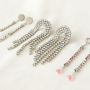 Bracelets et boucles d&rsquo;oreilles brillants avec de la cha&icirc;ne strass !