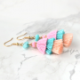 Confectionnez des boucles d&rsquo;oreilles avec des pompons 3 couches et votre collection sera pr&ecirc;te pour l&rsquo;&eacute;t&eacute;