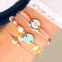 Vous pouvez confectionner ces bijoux cool avec des perles zodiaque et du fil macram&eacute; :