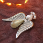 Ces boucles d&rsquo;oreilles d&rsquo;hiver et ces anges peuvent &ecirc;tre confectionn&eacute;s avec des perles goutte Polaris Elements et des perles &agrave; facettes :