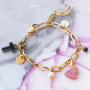 Voici comment confectionner des boucles d&rsquo;oreilles et des bracelets avec des breloques Plexx :