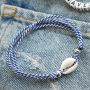 Voici comment confectionner des bracelets branch&eacute;s en cordelette style marin :