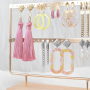 Voici comment confectionner facilement et rapidement des boucles d&rsquo;oreilles tendance avec les nouveaux appr&ecirc;ts boucles d&rsquo;oreilles en acier inox :