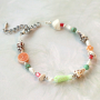 D&eacute;couvrez comment confectionner des bracelets super cool avec les perles acryliques fleurs et th&egrave;me marin 