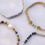 Utilisez ces perles &agrave; facettes rondes pour une belle collection de bracelets