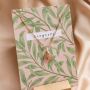 Disponible dans des couleurs et des motifs tendance