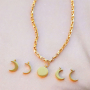 Voici comment utiliser des breloques La Lune en acier inox