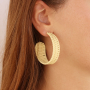 Comment cr&eacute;er des boucles d'oreilles avec des pendentifs en rotin