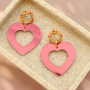 Comment cr&eacute;er des boucles d&rsquo;oreilles avec les breloques Plexx en forme de fleurs et de c&oelig;ur ?