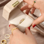 Comment pr&eacute;senter vos bijoux en m&eacute;tal TQ ?