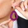 Comment incorporer des pendentifs &agrave; facettes dans des boucles d'oreilles tendance ?