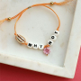Cr&eacute;ez des bijoux personnalis&eacute;s avec des perles lettres en c&eacute;ramique