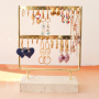Beaux pr&eacute;sentoirs &agrave; bijoux pour mettre en valeur tous vos bijoux
