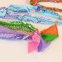 Cr&eacute;ez des colliers et bracelets color&eacute;s avec des bandanas !