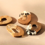 Conseils pour cr&eacute;er des bijoux avec des pendentifs en bois