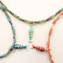 Nouveau! Collier en perles &agrave; facettes et cr&eacute;oles en c&oelig;urs
