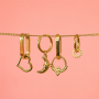 Cr&eacute;ez des colliers et des boucles d'oreilles avec des breloques et appr&ecirc;ts en acier inoxydable