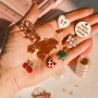 Cr&eacute;er des bijoux DIY avec des breloques en m&eacute;tal 