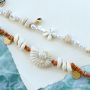 Inspiration avec perles et pendentifs acryliques
