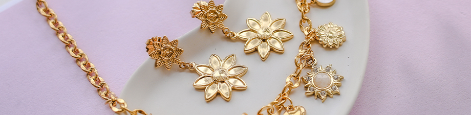 Tout juste arriv&eacute; ! Breloques en forme de fleur